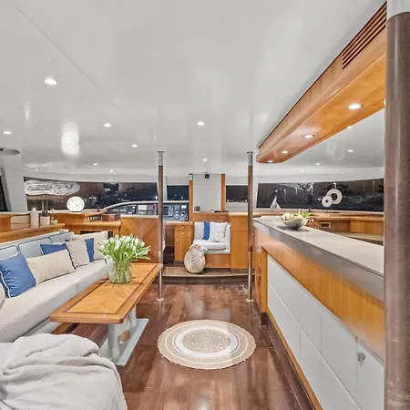 بوتيل Catamaran Mobydick Saint-Raphaël