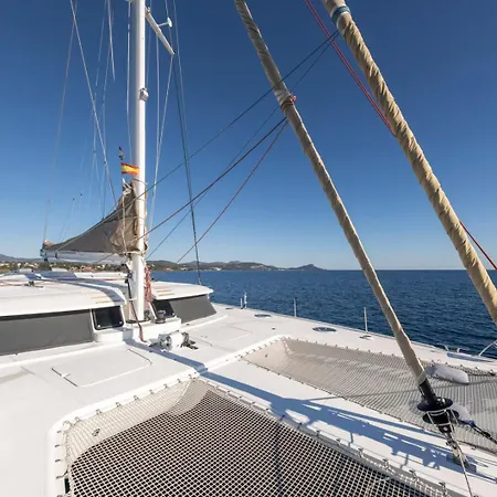 بوتيل Catamaran Mobydick *