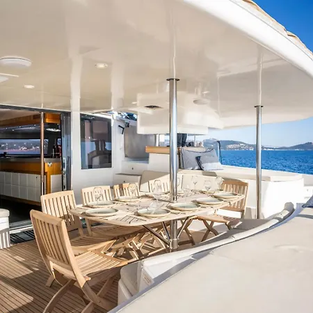 Catamaran Mobydick بوتيل