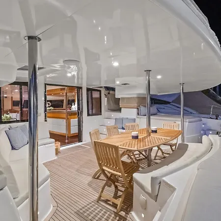 Catamaran Mobydick بوتيل